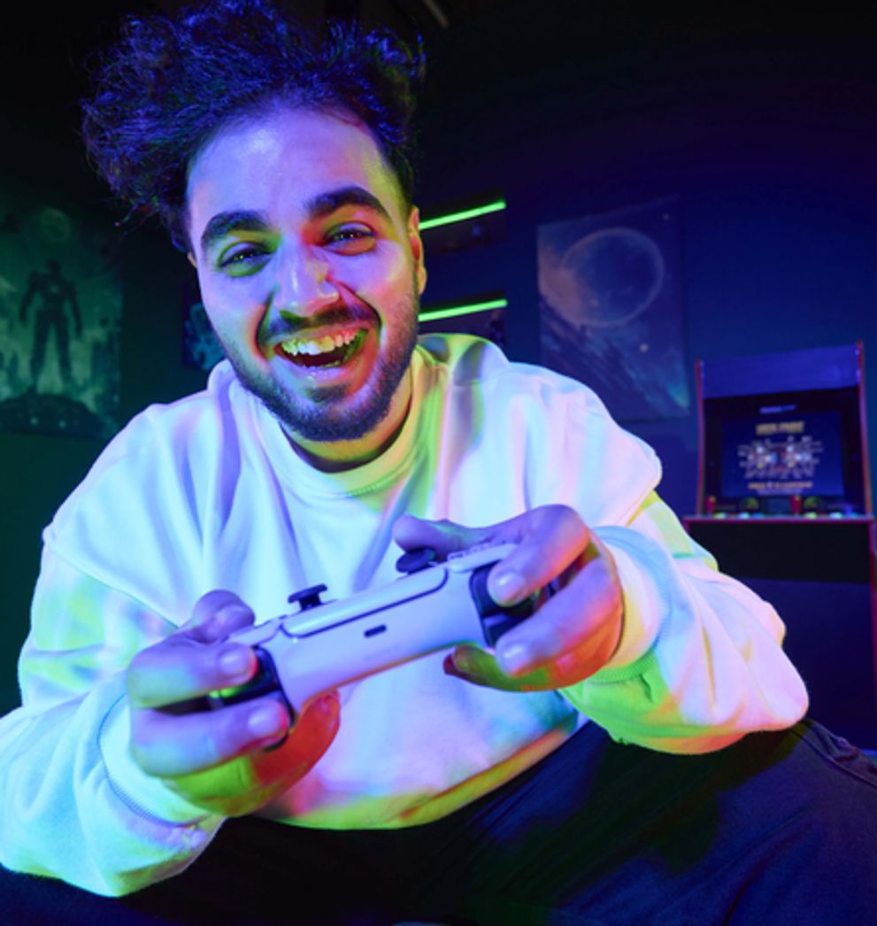 20241119_SALAM MOBILE_SHOT-47_SOLO PACKAGES_MALE ONLINE GAMING_00869.webp